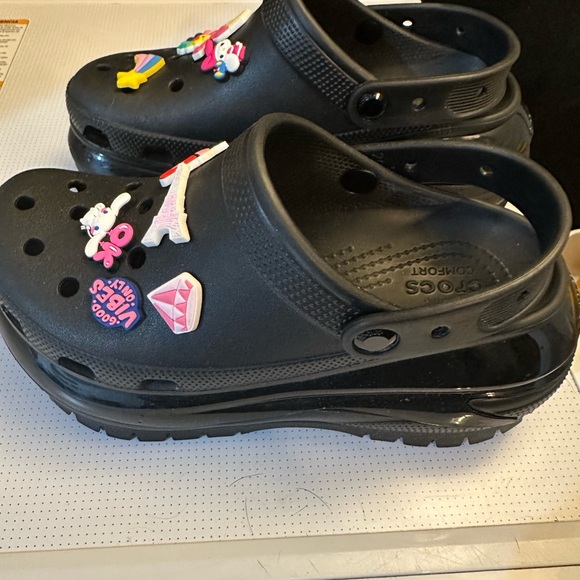 CLOSET CLOSING Classic Mega Crush Clog in Black - Picture 6 of 10